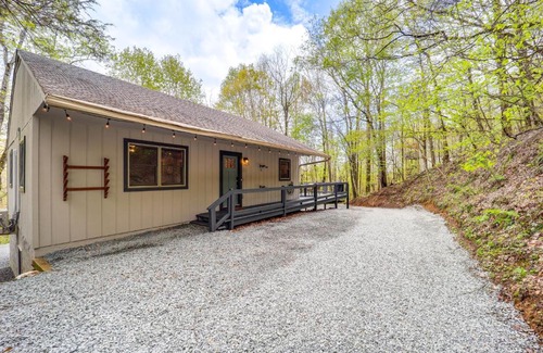 Boone House | Pet-Friendly Boone Vacation Rental with Deck!