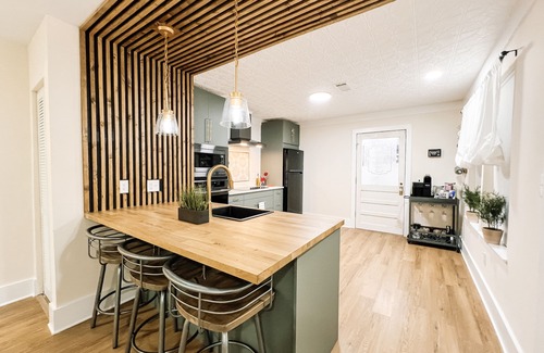 University Heights House | Pet-Friendly Bungalow - Close to UF & Downtown!