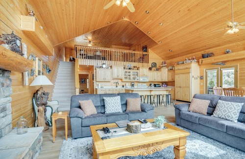 Mammoth Creek Cabin | Pet-Friendly Cabin < 1 Mi to Panguitch Lake!