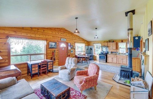 Enterprise Cabin | Pet-Friendly Cabin on 10 Acres in Joseph: Private!