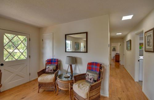Jacksons' Gap House | Pet-Friendly Cabin with Dock on Lake Martin!