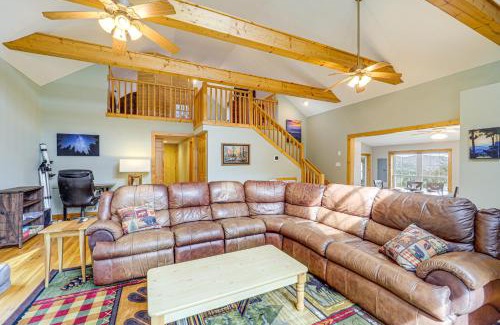 Purlear House | Pet-Friendly Cabin with Hot Tub in North Carolina!