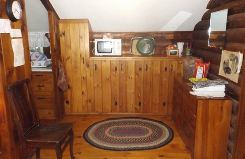 Denmark Cottage | Pet-friendly cabin with a sandy beach and breathtaking mountain views!
