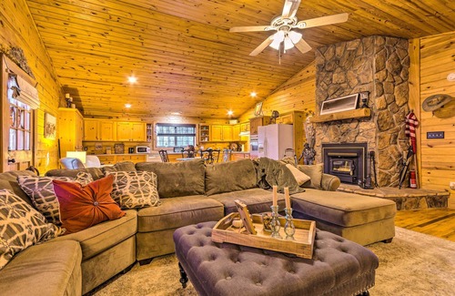 Cabot Cabin | Pet-Friendly Cabot Cabin w/Fenced Yard!