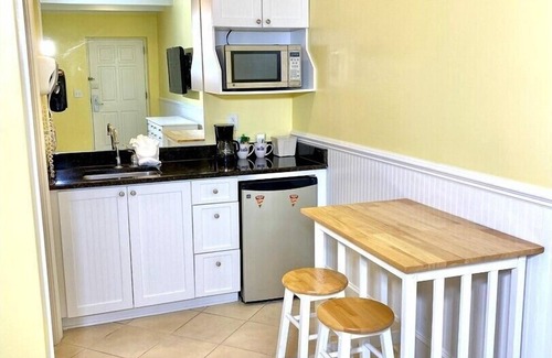 Atlantic Beach Hotel | Pet-friendly, Centrally Located, Walk to Beach! Unit 207