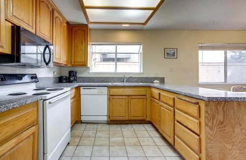 Citrus Heights House | Pet-Friendly Citrus Heights Home: Fenced Backyard!