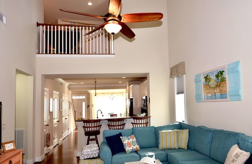 Sawgrass South House | Pet Friendly Clean/Airy Resort Style 3BR Townhouse w/Community Pools, Gym, and Parking