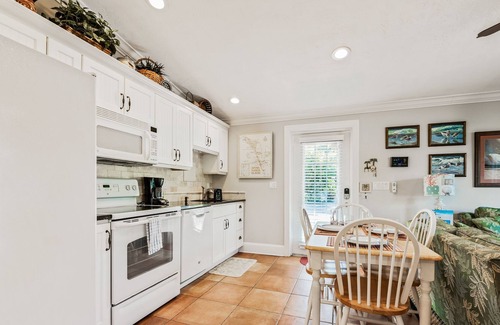 Ilexhurst House | Pet friendly, close to gulf beaches! 30 seconds away from your toes in the sand!