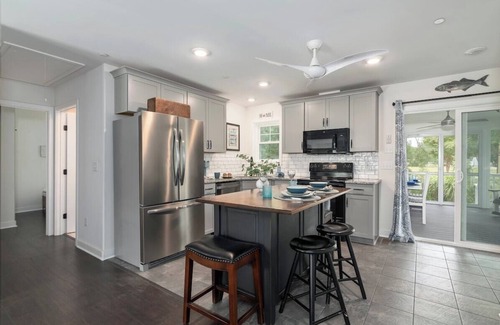 Tilghman House | Pet-Friendly Cottage – Ideal for Summer Getaways!