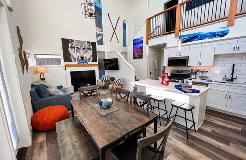 Whitefish House | Pet Friendly, Community Center, Pool/Hot Tub, 3 Bed/4 Bath, Sleeps 10, Amazing Views