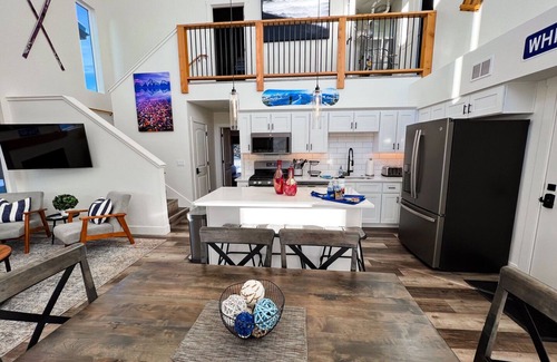 Whitefish House | Pet Friendly, Community Center, Pool/Hot Tub, 3 Bed/4 Bath, Sleeps 10, Amazing Views