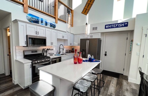 Whitefish House | Pet Friendly, Community Center, Pool/Hot Tub, 3 Bed/4 Bath, Sleeps 10, Amazing Views