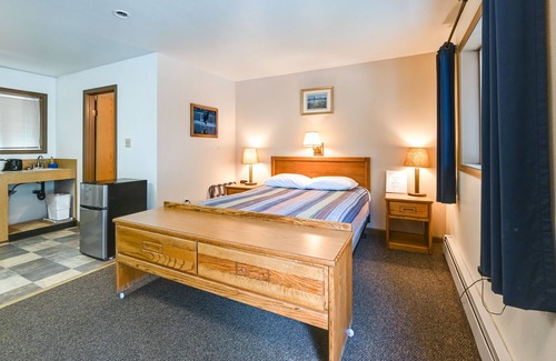 Cooper Landing Apartment | Pet-Friendly Cooper Landing Retreat w/ Fire Pit!
