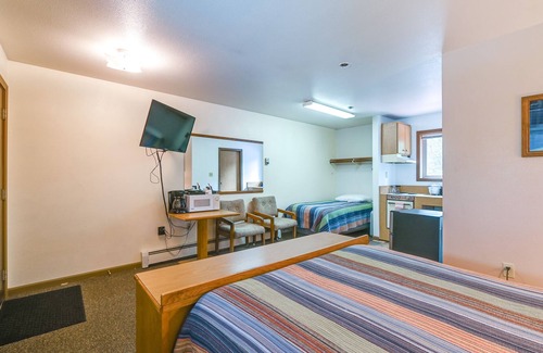 Cooper Landing Apartment | Pet-Friendly Cooper Landing Retreat w/ Fire Pit!