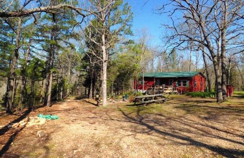 Dixon House | Pet-Friendly Cottage Ideal for Family Vacations in Dixon, Missouri