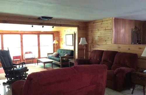 Steelville House | Pet-Friendly Cottage Overlooking a Koi Pond near Mark Twain National Forest, Missouri