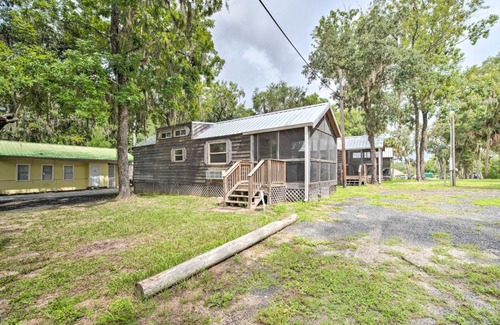 Steinhatchee House | Pet-Friendly Cottage Unit 7, Screened Porch!