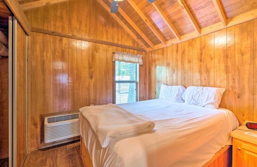 Steinhatchee House | Pet-Friendly Cottage Unit 7, Screened Porch!