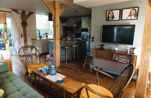 Langton Green House | Pet friendly country barn and forest retreat with a private hot tub