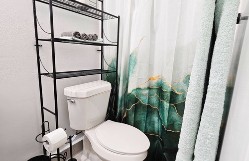 Timberlane Woodlake Apartment | Pet Friendly Cozy Studio in Tampa