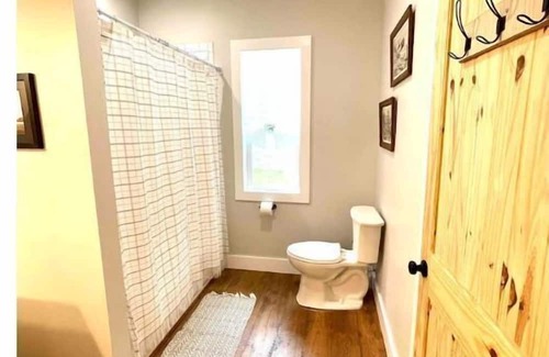 Crane Hill Cottage | Pet friendly-Crane Hill Cottage at Smith Lake