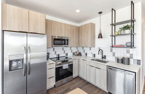 Huntsville Hotel | Pet-Friendly Downtown Stay | Kitchen, In-Unit Laundry & Prime Location | 2 Units
