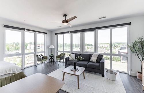 Huntsville Hotel | Pet-Friendly Downtown Stay | Kitchen, In-Unit Laundry & Prime Location | 2 Units