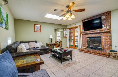 Biggs Field House | Pet-Friendly El Paso Home about 9 Mi to Fort Bliss!