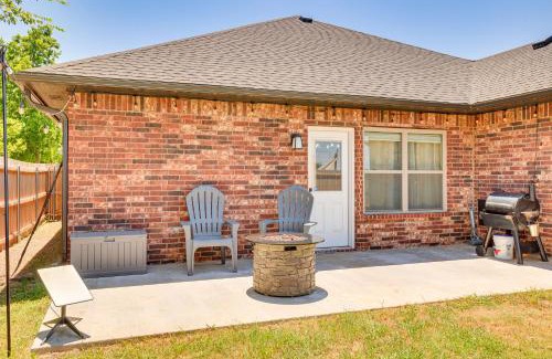 Elgin House | Pet-Friendly Elgin Retreat with Patio, Grill and Yard!