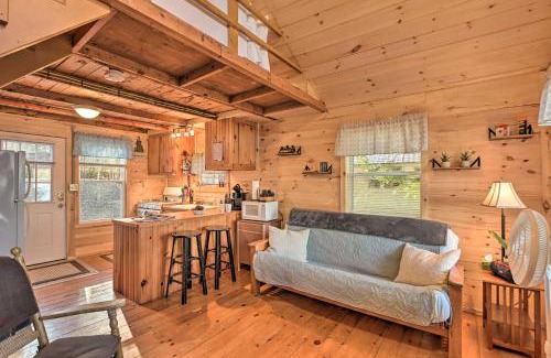 Ellsworth House | Pet-Friendly Ellsworth Cottage on Branch Lake