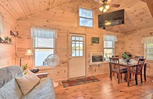 Ellsworth House | Pet-Friendly Ellsworth Cottage on Branch Lake