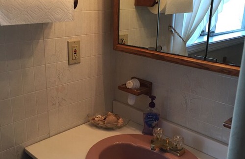 York Beach House | Pet Friendly! Enjoy fantastic water views of the Atlantic and Nubble Lighthouse!