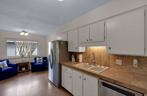 Saint Simons Heights House | Pet Friendly Fenced Yard & Porch for 8 St. Simons Island