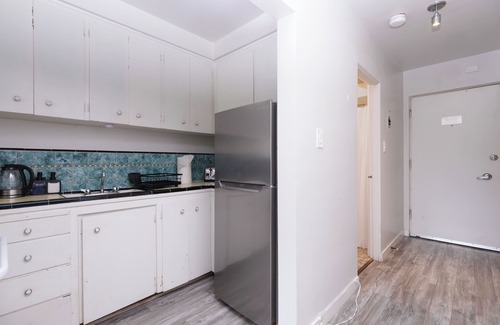 West End Apartment | Pet Friendly Furnished Studio on 1540 Haro (Vancouver)