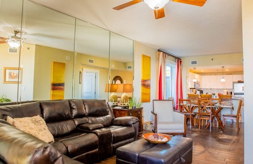 Panama City Beach Hotel | PET-FRIENDLY @ GRAND PANAMA 3BR, 1st Floor direct to the beach/pool! BEACHFRONT!