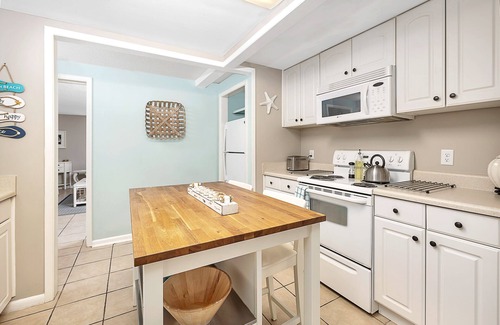 Saint Simons Heights House | Pet-Friendly, Great Location, Large Fenced-In Yard
