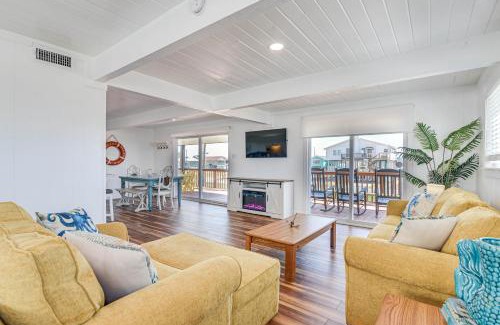 Galveston House | Pet-Friendly Galveston Home Walk to Beaches!