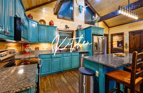Hochatown Cabin | Pet-Friendly | Game Room | Outdoor Games | Playset