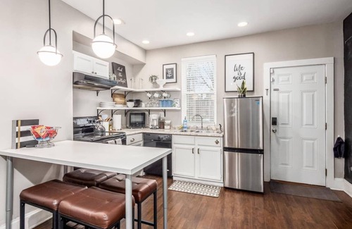 Weinland Park House | Pet-Friendly Gem Near OSU Expo | Historic Townhome
