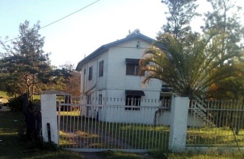 Kuttabul Apartment | Pet friendly 'Glamping' on ground level of 2-storey house with rural views