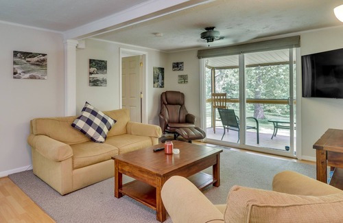 Spottswood House | Pet-Friendly Glasgow Home w/ Buffalo Creek View!