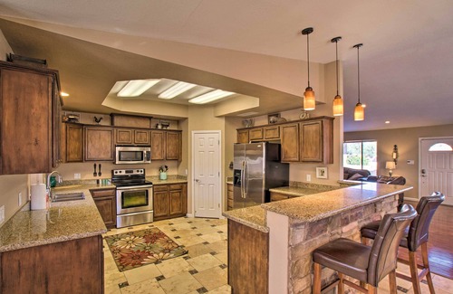 Saddleback Hills House | Pet-Friendly Glendale Home w/Pool & Putting Green