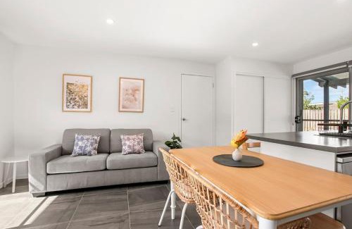 Golden Beach Apartment | Pet Friendly Golden Beach Escape
