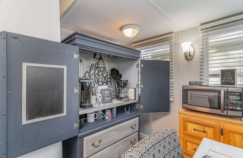 Surfside Beach House | PET-FRIENDLY, GOLF CART PROVIDED, LINENS INCLUDED IN PRICE FROM MAY 18-SEPT.6