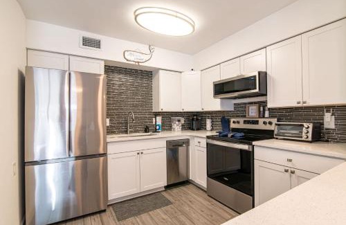 Garden City House | Pet Friendly Ground Floor Gem Near the Beach