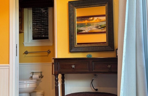 Diamond Head - Kapahulu - St. Louis Apartment | Pet Friendly Guesthouse Near Waikiki Beach Area With Private Yard + Free Parking