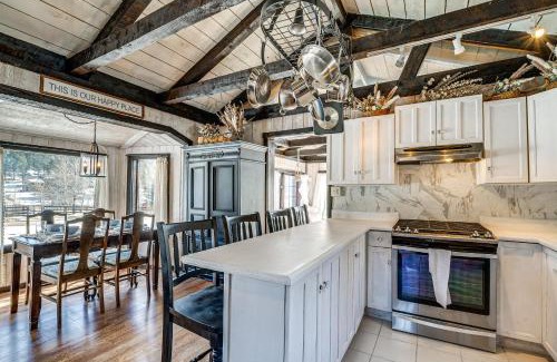 Guffey House | Pet-Friendly Guffey Vacation Rental with Deck!