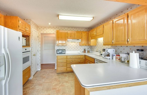 Hiawassee House | Pet-Friendly Hiawassee Property 1 Mi to Lake!
