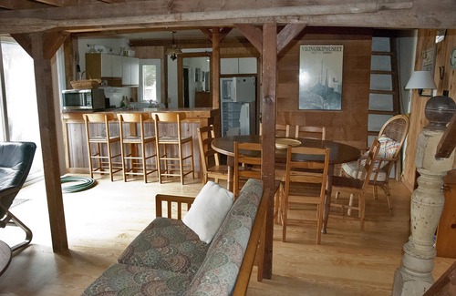 Chilmark Cottage | Pet-Friendly Historic Chilmark Cottage