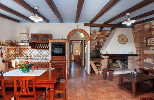 Orosei Apartment | Pet-friendly Holiday Apartment "Tipica Casa di Campagna - Orosei" with Terrace & Shared Garden
